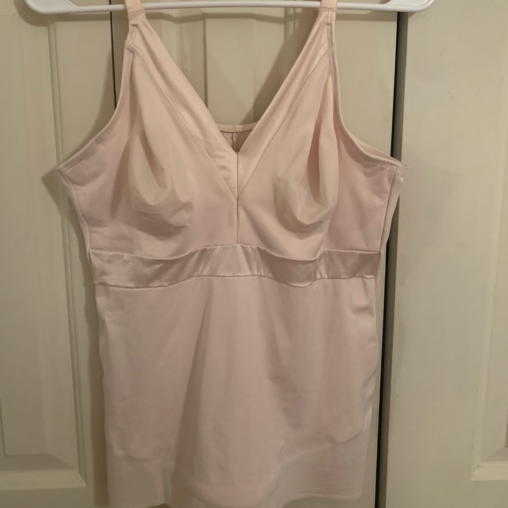 NWOT Ruby Ribbon Athena size 40